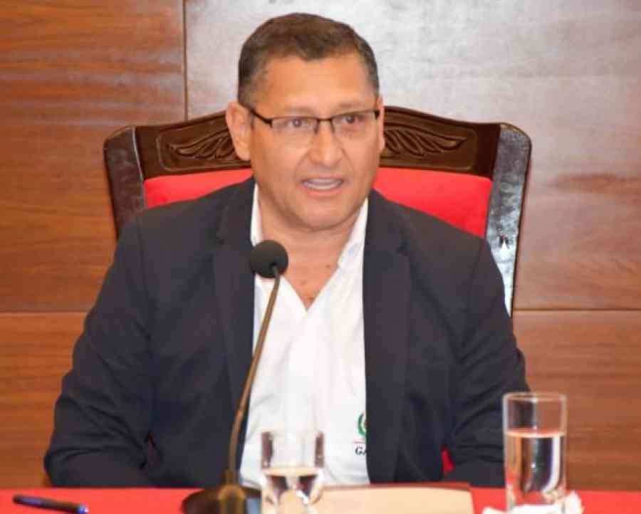 Gobernador niega haber denigrado a los médicos