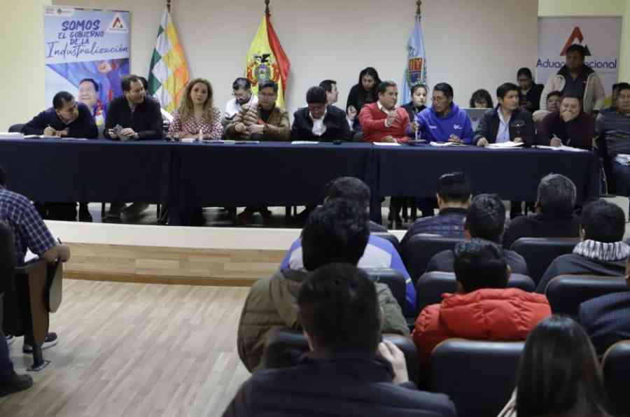 El Gobierno y transportistas reinstalan diálogo; Montaño espera firmar un acuerdo