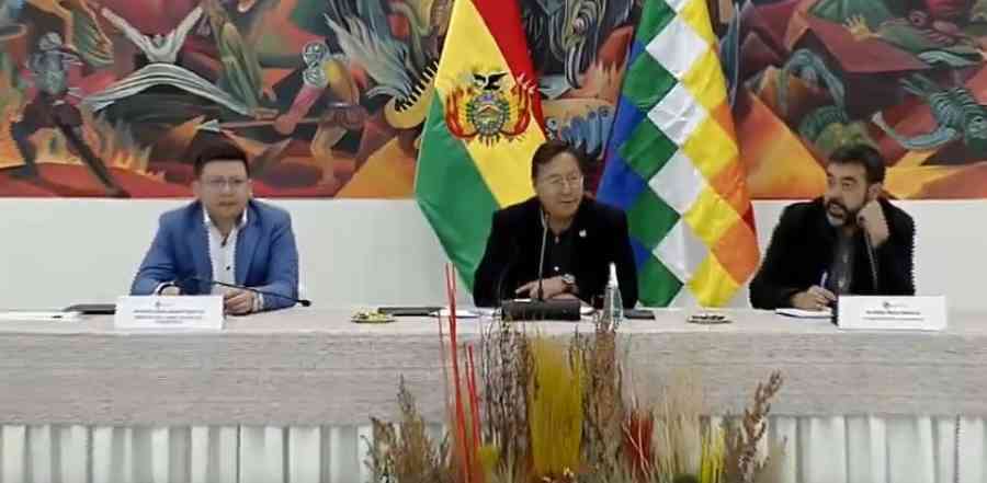 Arce se reúne con alcaldes de ciudades capitales y de El Alto en la Casa Grande del Pueblo