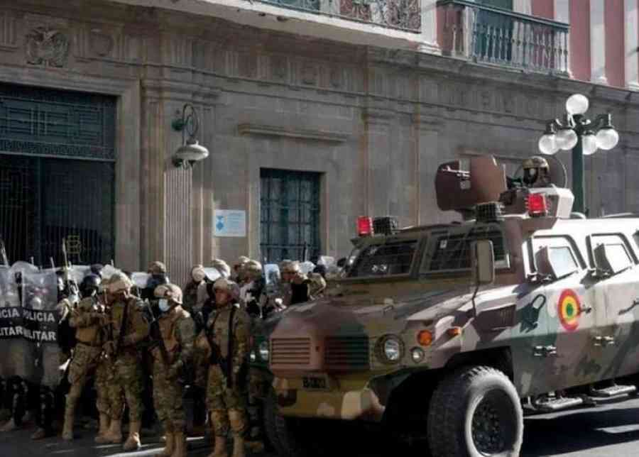 Toma del Palacio Quemado: Zúñiga, el militar más cercano al Presidente, sacó a la tropa militar, fue aprehendido y dijo que actuó por orden de Arce