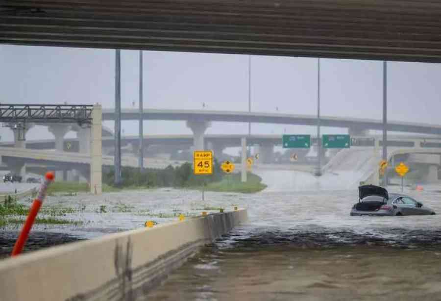 Nueve fallecidos por Beryl, que se degrada a tormenta tropical en Texas