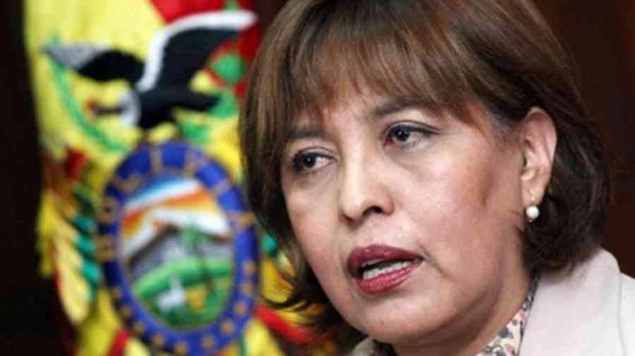 Tras rumores, Suxo dice que sigue trabajando en la Embajada de Bolivia en España