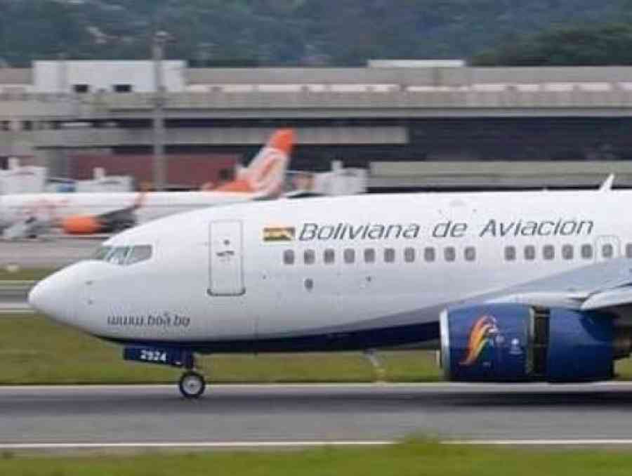 Hay tres aprehendidos por la amenaza de bomba descartada en un avión de BoA, según reporte policial