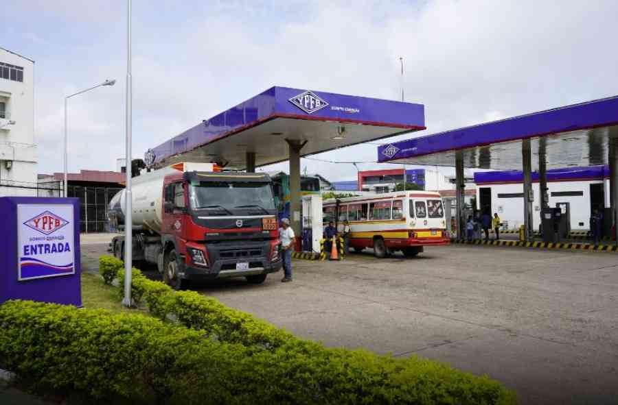 ANH anuncia operativos en surtidores de Tarija para evitar la venta ilegal de combustible