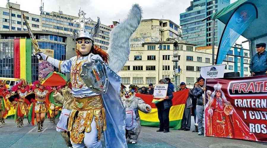 Bailarines defienden danzas tradicionales de Bolivia
