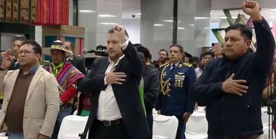 Arce posesiona a los nuevos ministros de Hidrocarburos, Trabajo y Desarrollo Rural