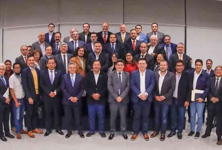 Arce dice que coincidió con empresarios “en la necesidad de seguir coordinando acciones conjuntas”