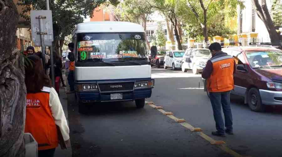 Alcalde evaluará la solicitud de incremento en las tarifas del sector de micros en Tarija hasta el 6 de septiembre