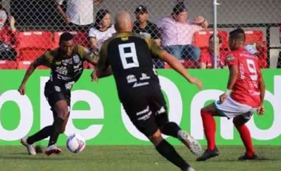 Detienen a tres futbolistas en Panamá por presunto amaño de partidos