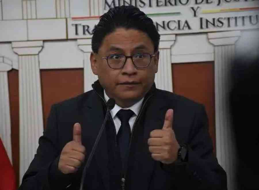 Gobierno anuncia que insistirá con el referéndum, pero para otra fecha
