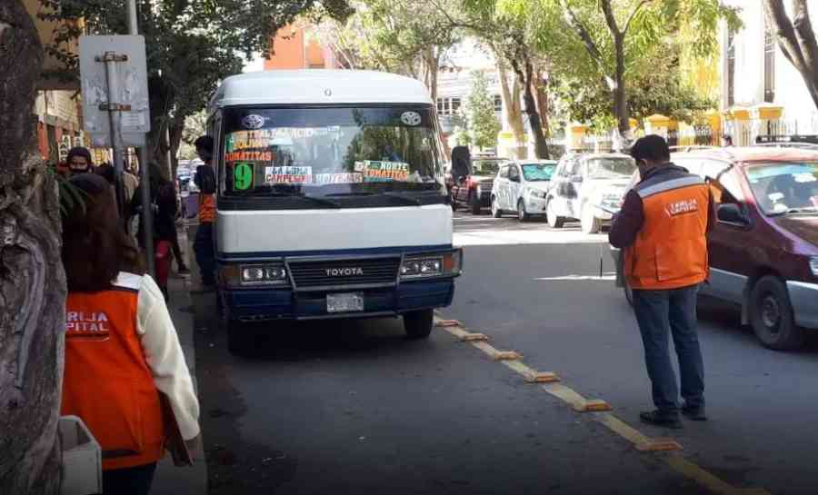 El sector de micros rompe relaciones con la Alcaldía de Tarija y exige nivelación de tarifas en el transporte urbano