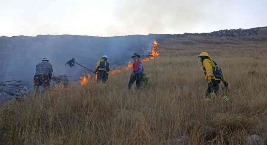 Controlan fuego en Turumayo y evitan que llegue a Sama