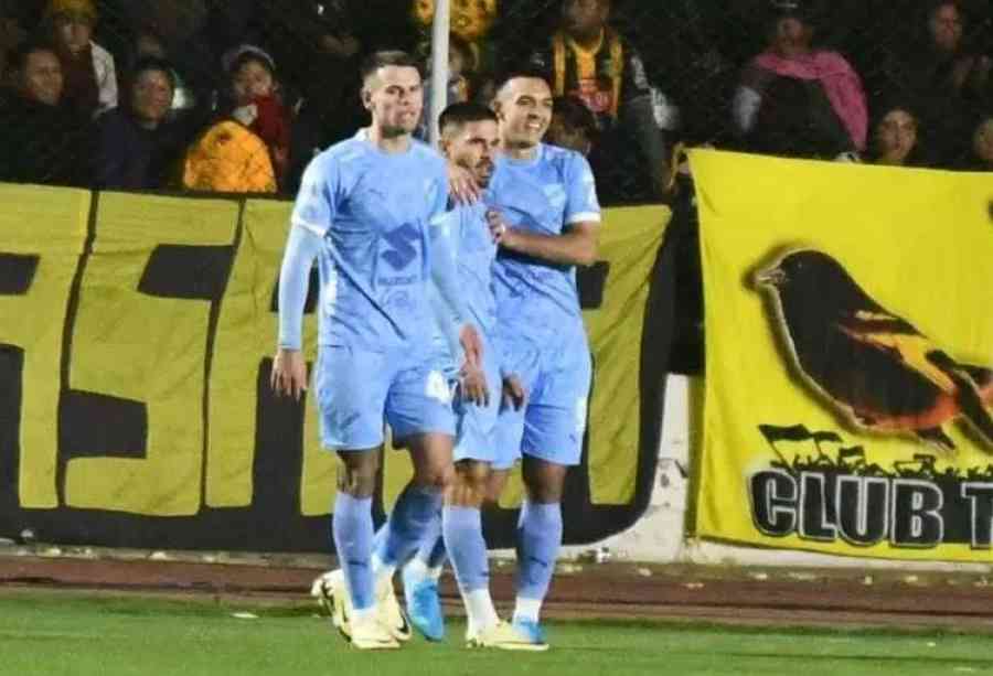 El clásico paceño quedó empatado (1-1) y Bolívar sigue líder solitario
