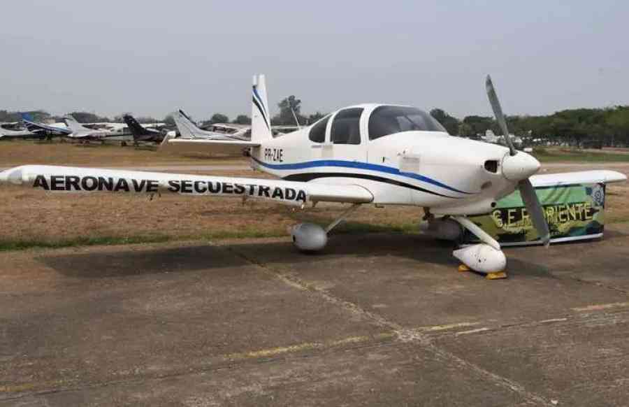 Secuestran 765 kilos de droga, cinco vehículos, nueve armas y una avioneta en Beni