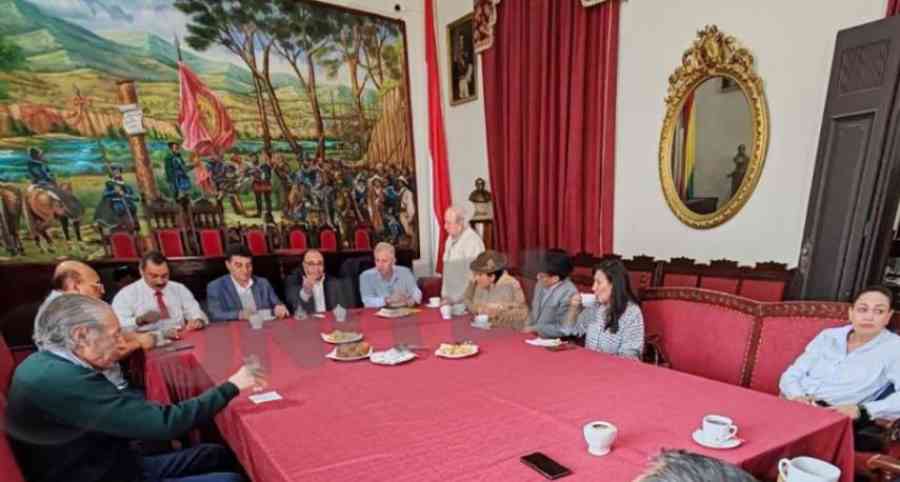 Líderes opositores se reúnen en Tarija para formar alianza rumbo a 2025