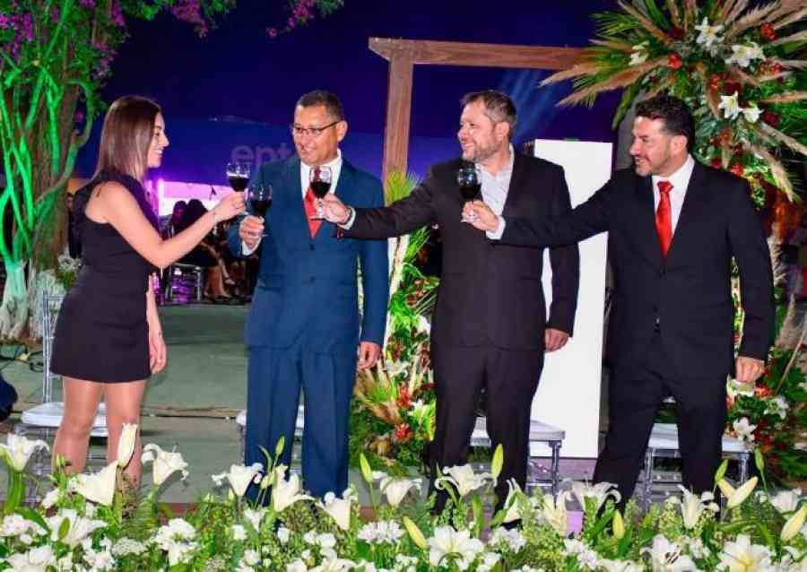 Montes: En tiempos de crisis la Exposur es una oportunidad
