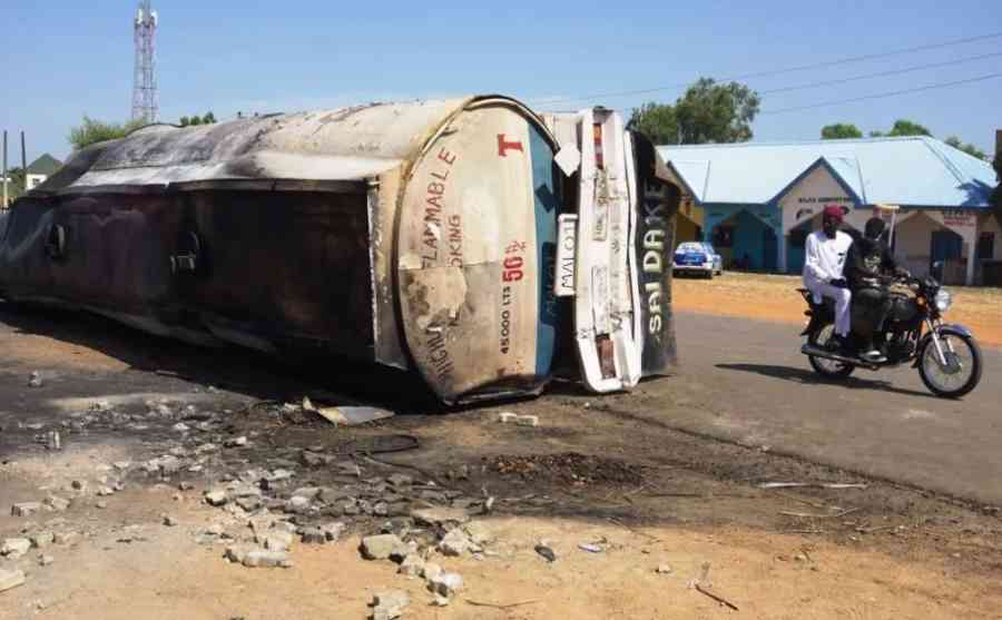 Casi 150 muertos en Nigeria por la explosión de un camión cisterna de combustible