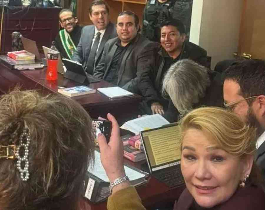 Comienza la audiencia del caso Golpe I con la presencia de Áñez, Camacho y Pumari