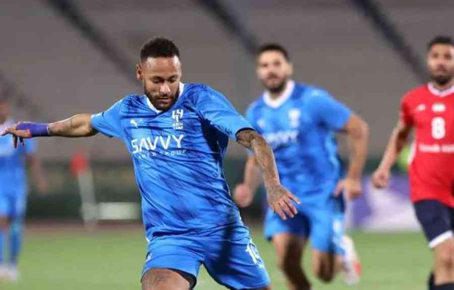 Neymar regresa a los terrenos de juego un año después