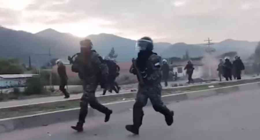 Policías heridos en Mairana son evacuados en helicópteros, uno de ellos tiene riesgo vital