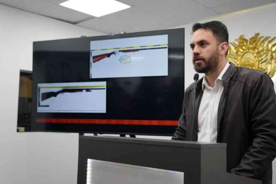 Del Castillo devela que Morales tiene al menos tres armas, dos de ellas registradas