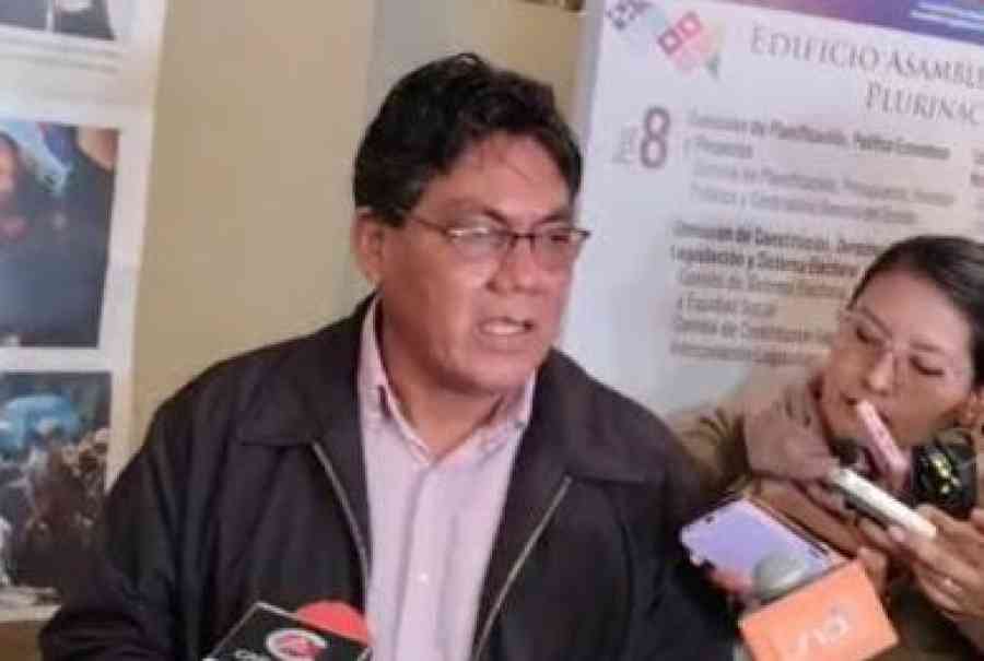 Diputado Arce advierte a Del Castillo: de su cogote lo presentaremos como a un criminal