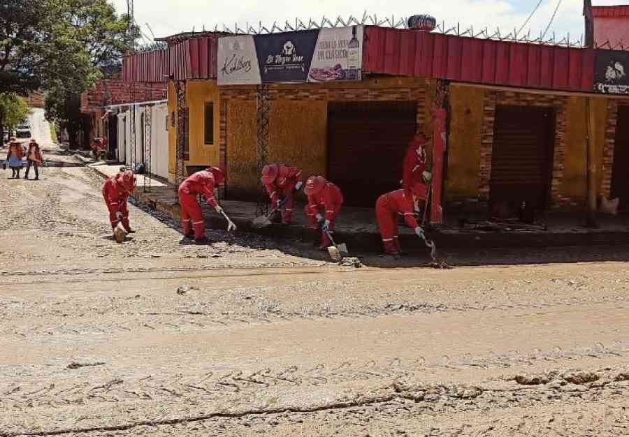 Registran 72 viviendas dañadas por el desborde de la quebrada