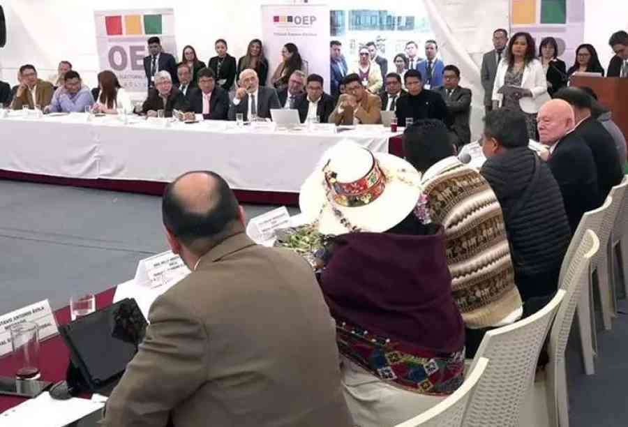 Reunión política "reafirma" las elecciones judiciales para el 15 de diciembre y descarta la ley corta