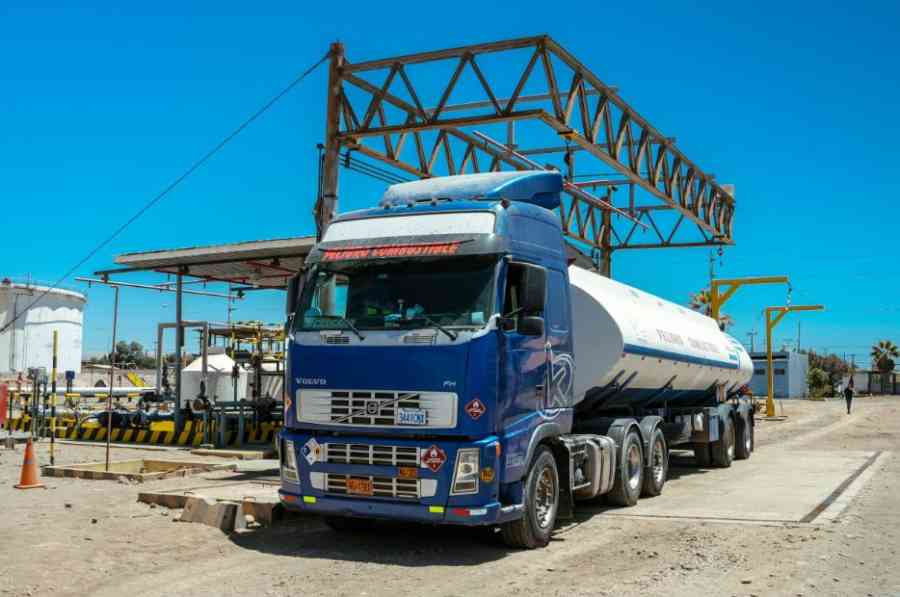YPFB autoriza la importación de más de 20 millones de litros de combustibles