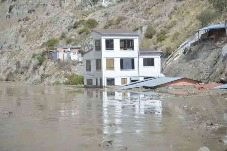 Seis de los nueve departamentos de Bolivia están en alerta por posibles desbordes de ríos