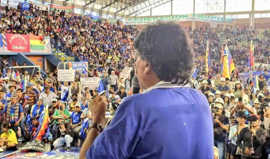 Evo dice que podrán robarle la sigla, pero no les arrebatarán los principios revolucionarios