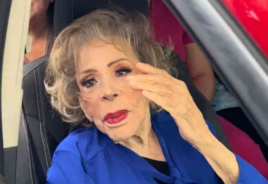 Famosos lloran la muerte de Silvia Pinal
