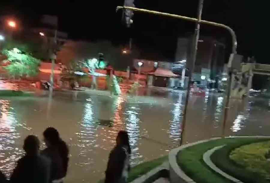 Desborde del río Chijllawiri inunda Colcapirhua en Cochabamba, van 13 municipios afectados por las lluvias en el país