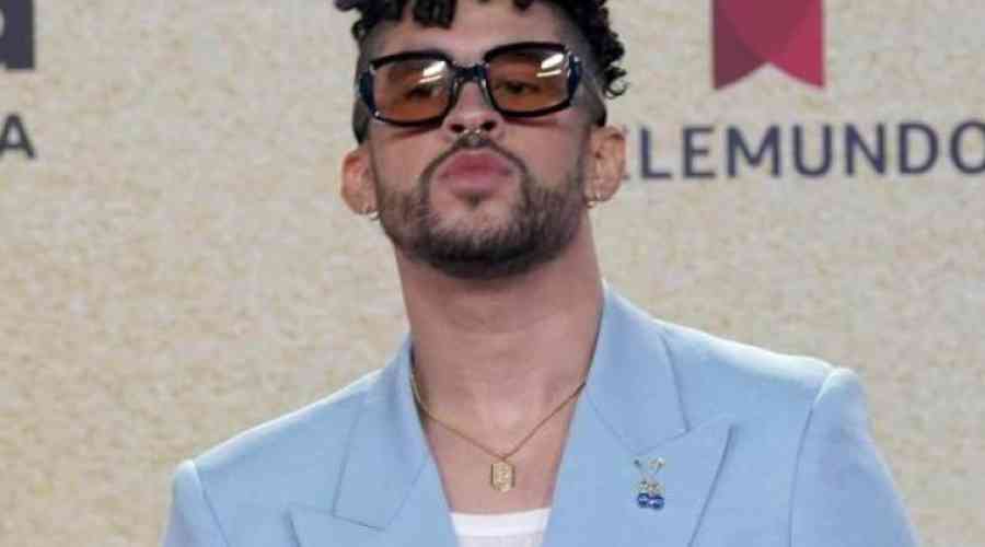 Bab Bunny gana tres premios Billboard y Karol G se lleva el galardón de artista latina