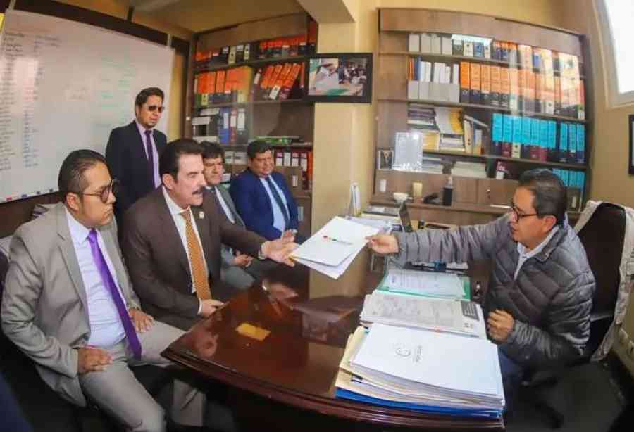 Manfred recibe personería jurídica de Súmate y se declara candidato presidencial