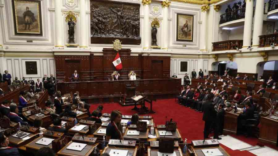 Fiscalía de Perú investiga una supuesta red de prostitución en el Congreso