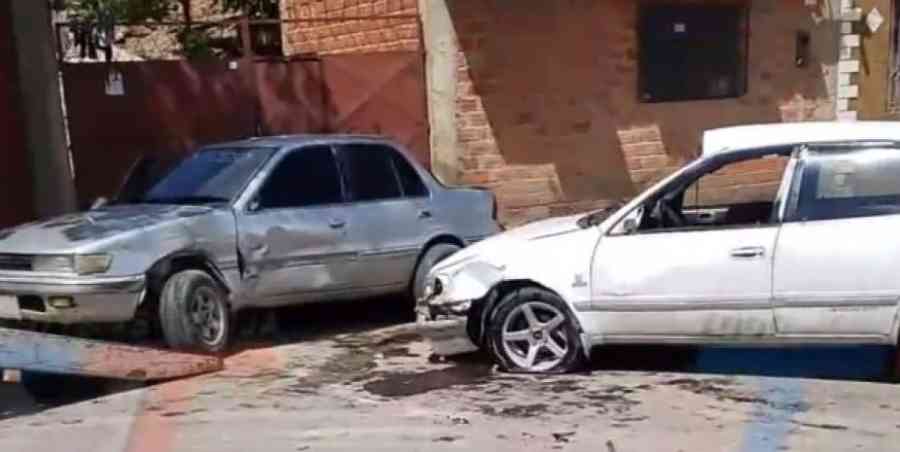 Conductor se duerme al volante y choca contra un automóvil