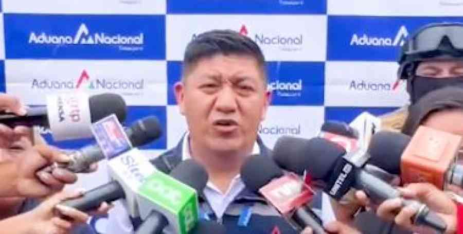 Contrabandistas emboscan a funcionarios de la Aduana y destrozan vehículos oficiales