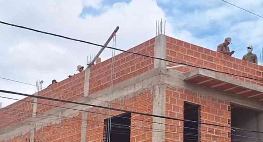 Hombre muere tras ser alcanzado por una fuerte descarga eléctrica