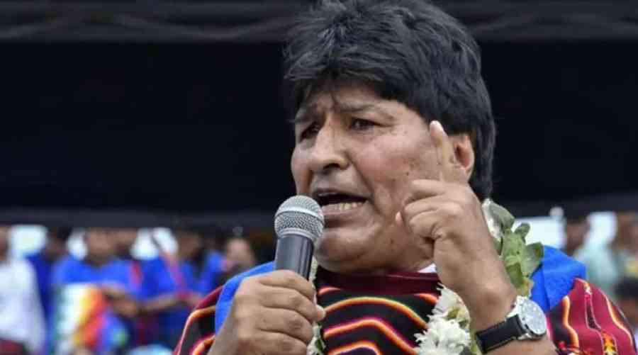 Evo Morales anuncia que inscribirá su candidatura presidencial con miles de seguidores