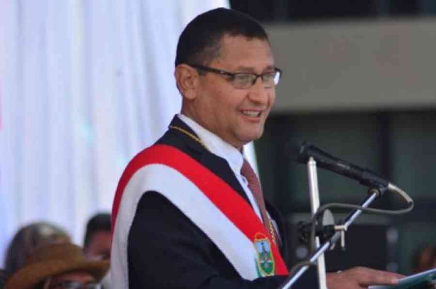 Montes anuncia su retiro de la política