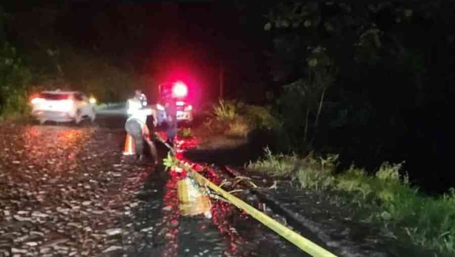 Cinco personas están desaparecidas tras caída de una vagoneta al río en Siete Curvas