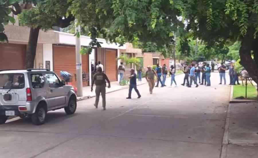 Sicarios acribillan a un policía en la puerta de su casa en Santa Cruz