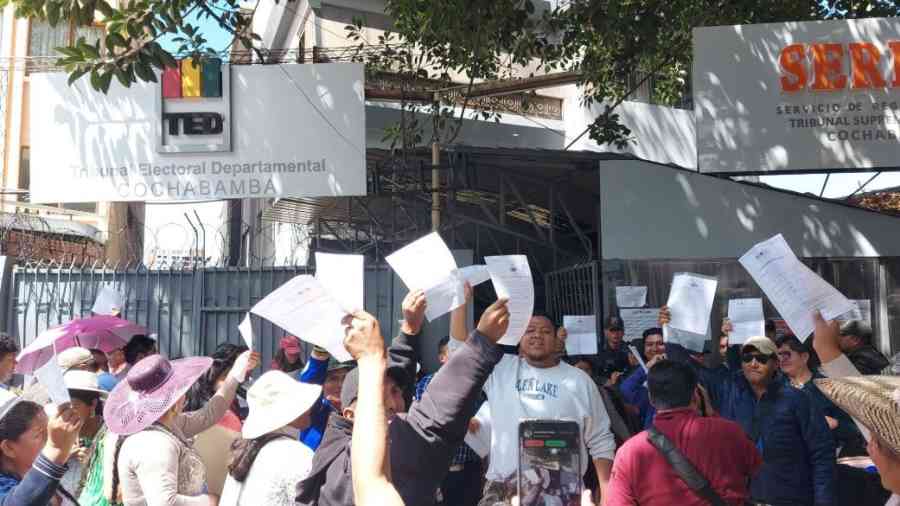 Evistas renuncian masivamente al MAS en los Tribunales Electorales Departamentales