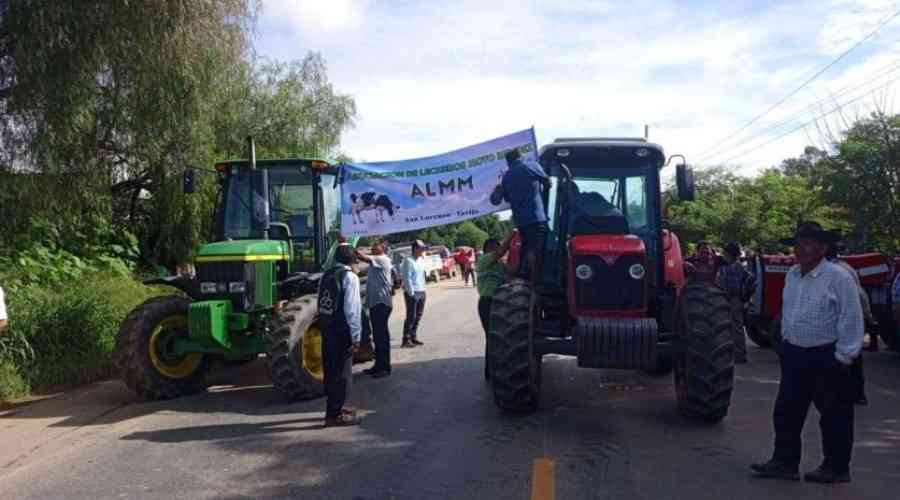 Productores de leche bloquean camino a San Lorenzo