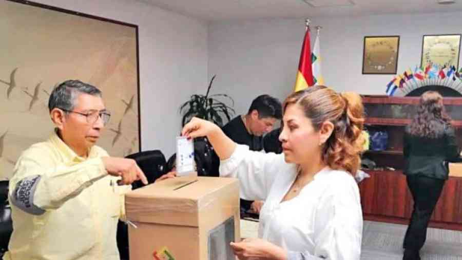 TSE y Cancillería acuerdan cooperación para garantizar votación en el exterior