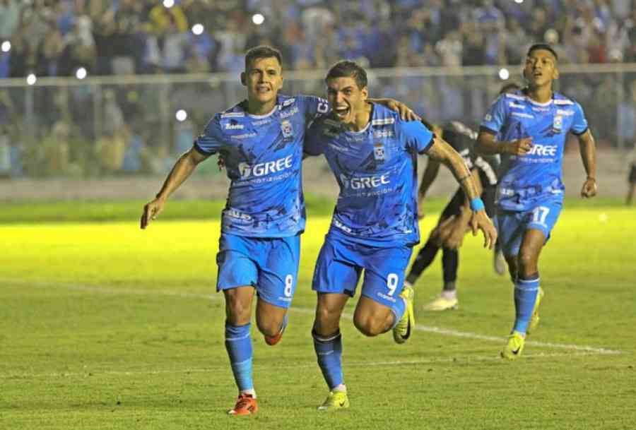 En una final a todo ritmo, Blooming derrotó (2-1) a Bolívar