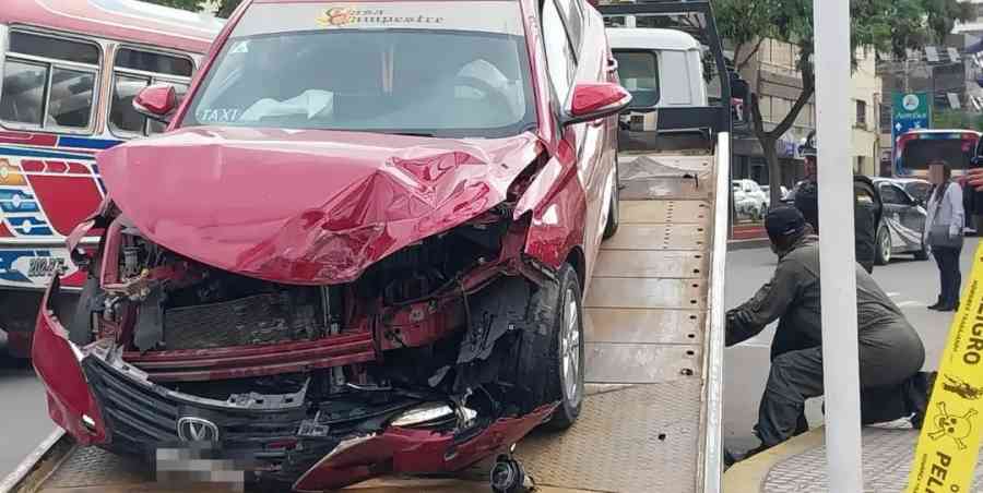 Una trabajadora de la Alcaldía de Cochabamba muere arrollada tras un choque