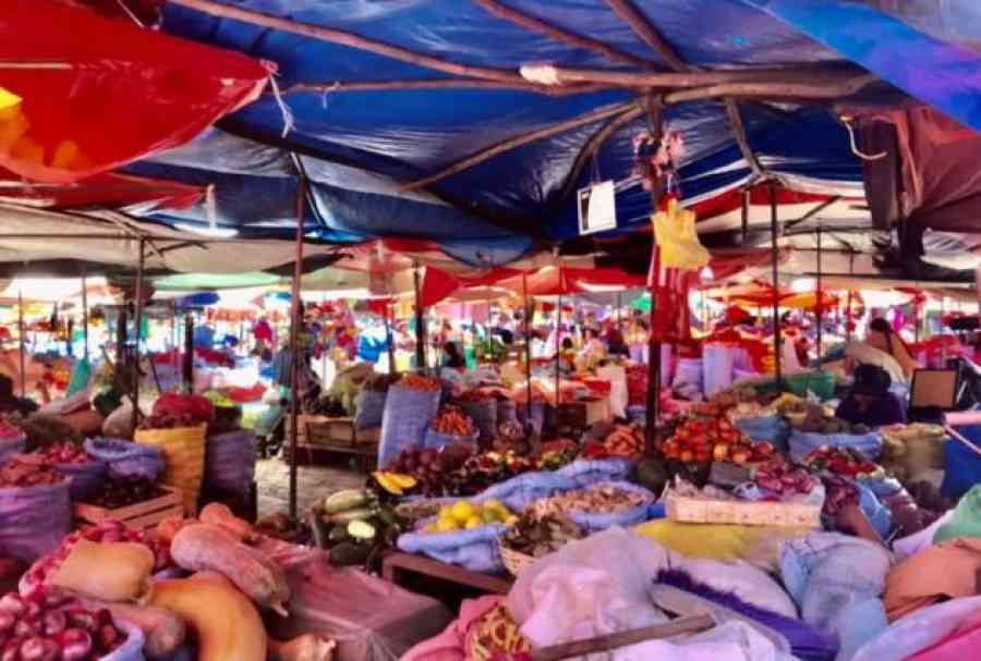 Intendencia de Tarija reporta reducción de precios en productos de la canasta familiar tras el ingreso de combustible al país