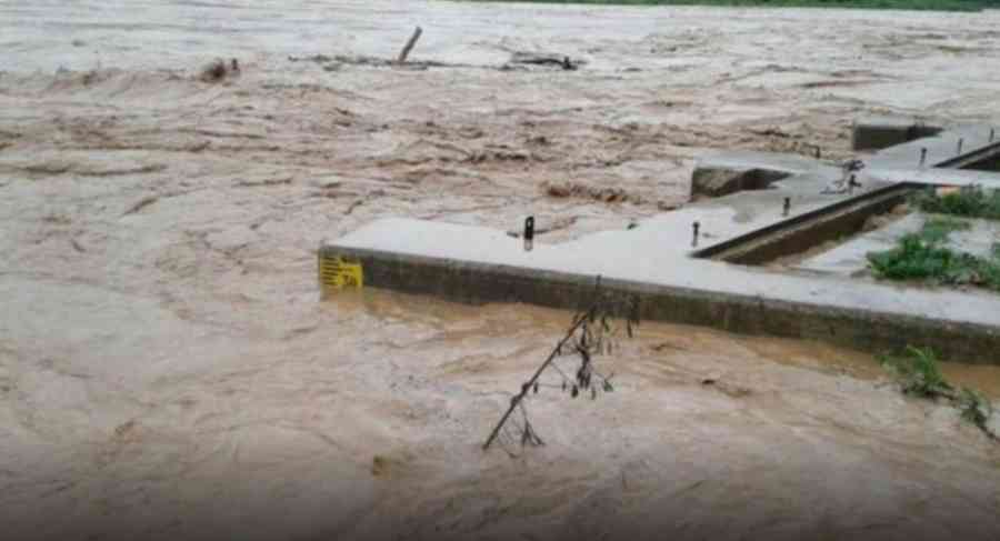 Gobierno Nacional brinda ayuda a municipios de Tarija afectados por el desborde del río Pilcomayo